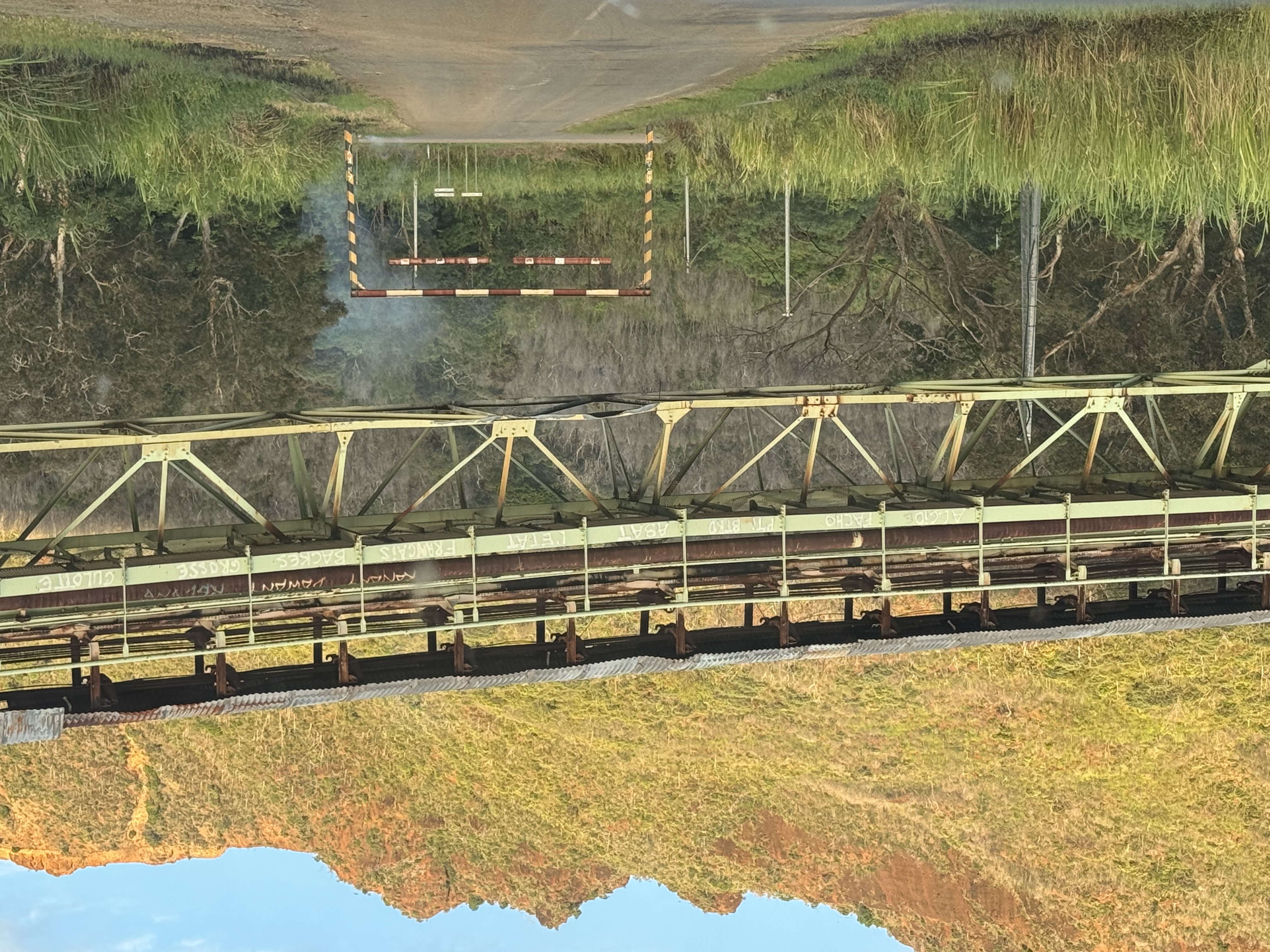 Conveyor belt for the transport of ore